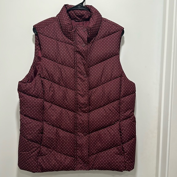 GAP Jackets & Blazers - GAP puffer vest, burgundy polka dot XL